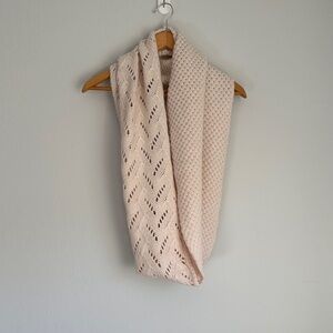 Banana Republic Factory light pink infinity Knit Scarf